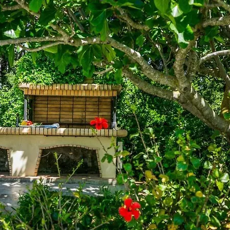 Sleeps 4 Pool Air Con Wifi *