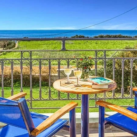 Sleeps 4 Pool Air Con Wifi * Kaligata