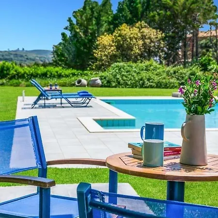 Sleeps 4 Pool Air Con Wifi Villa Kaligata