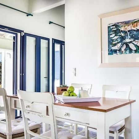 Sleeps 4 Pool Air Con Wifi * Kaligata